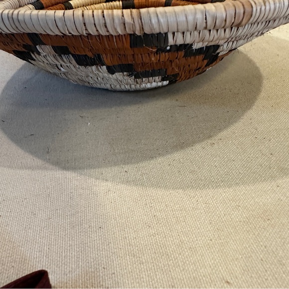 NWT Zambia, Africa Handmade Basket. Made by the Lozi people of southern Africa - Picture 5 of 5